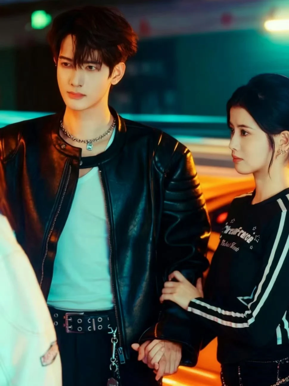 🔺 地下车手❌富家千金👉这两位颜值也太高了