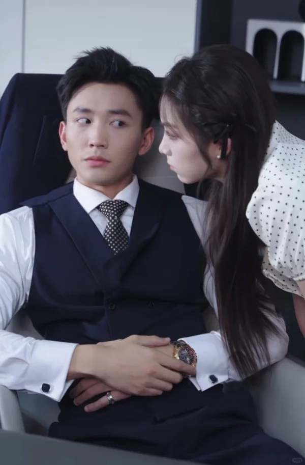 男主吻得像狗狗一样生猛