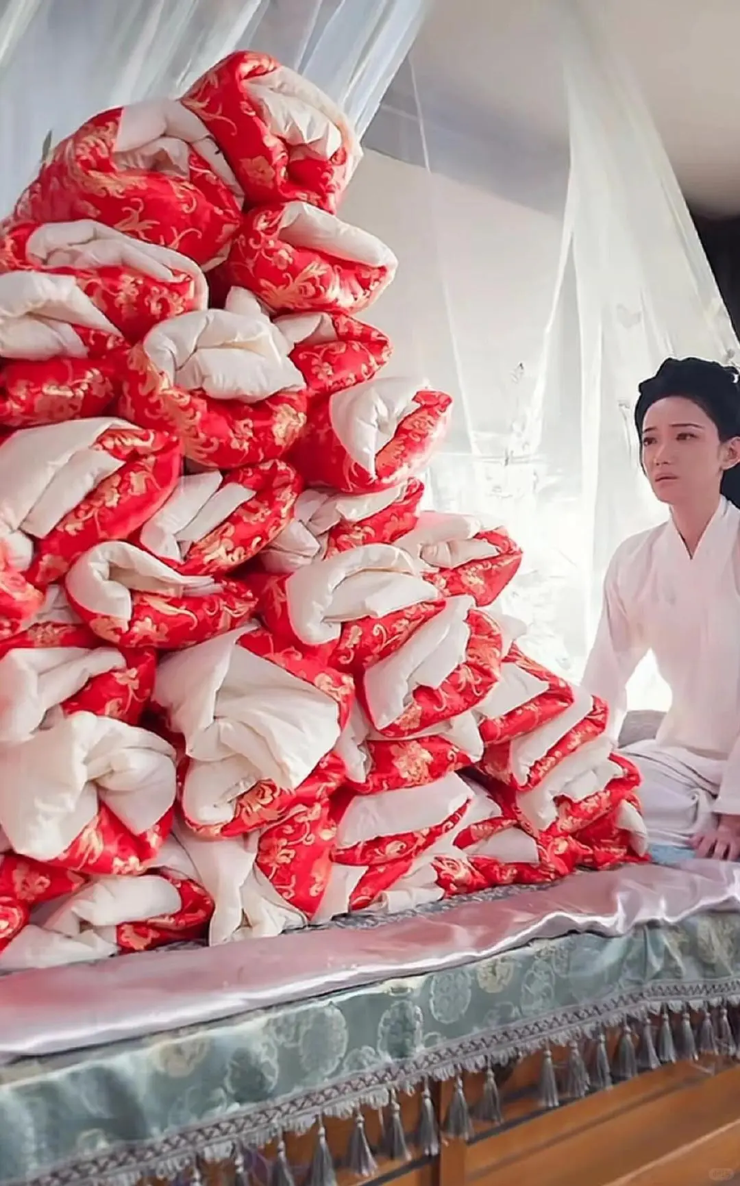 短剧女主一胎生了99个儿子