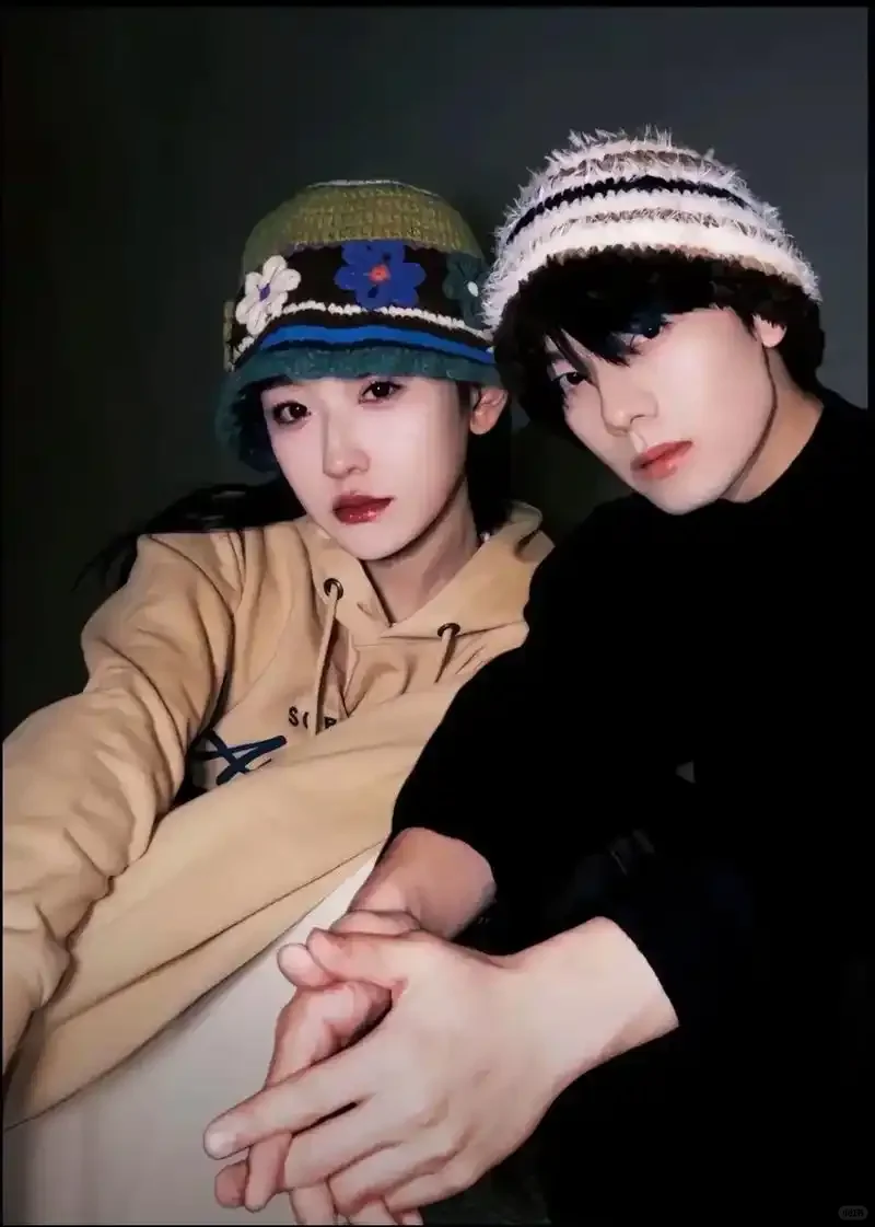 演员韩雨彤，曾辉