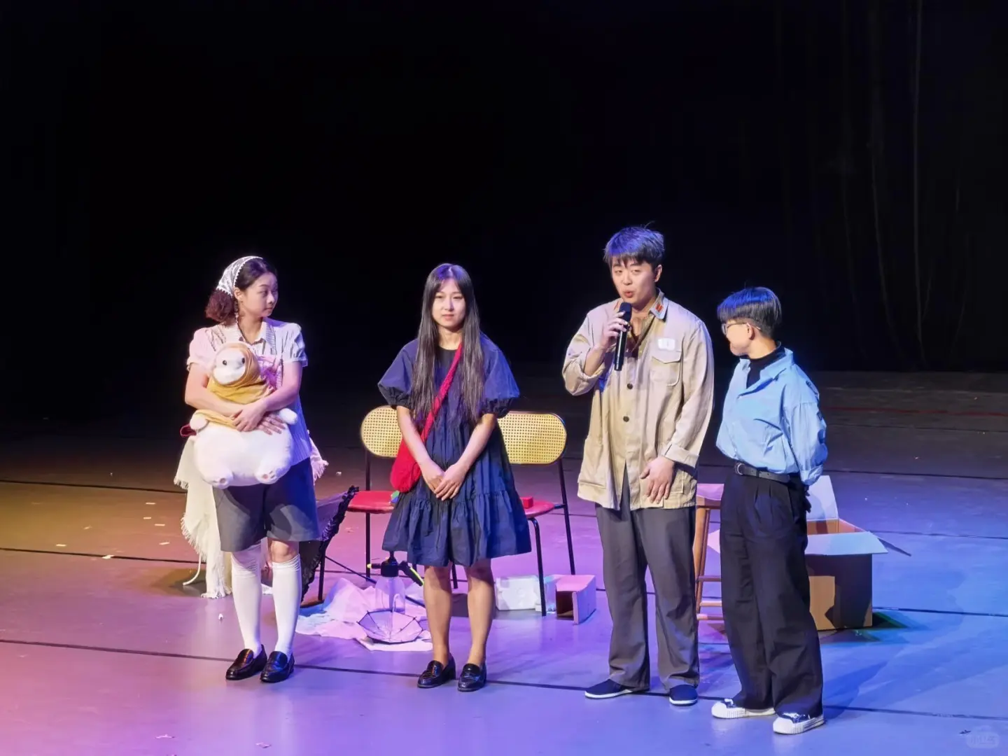 我说要有光，于是剧场就有了光🧐