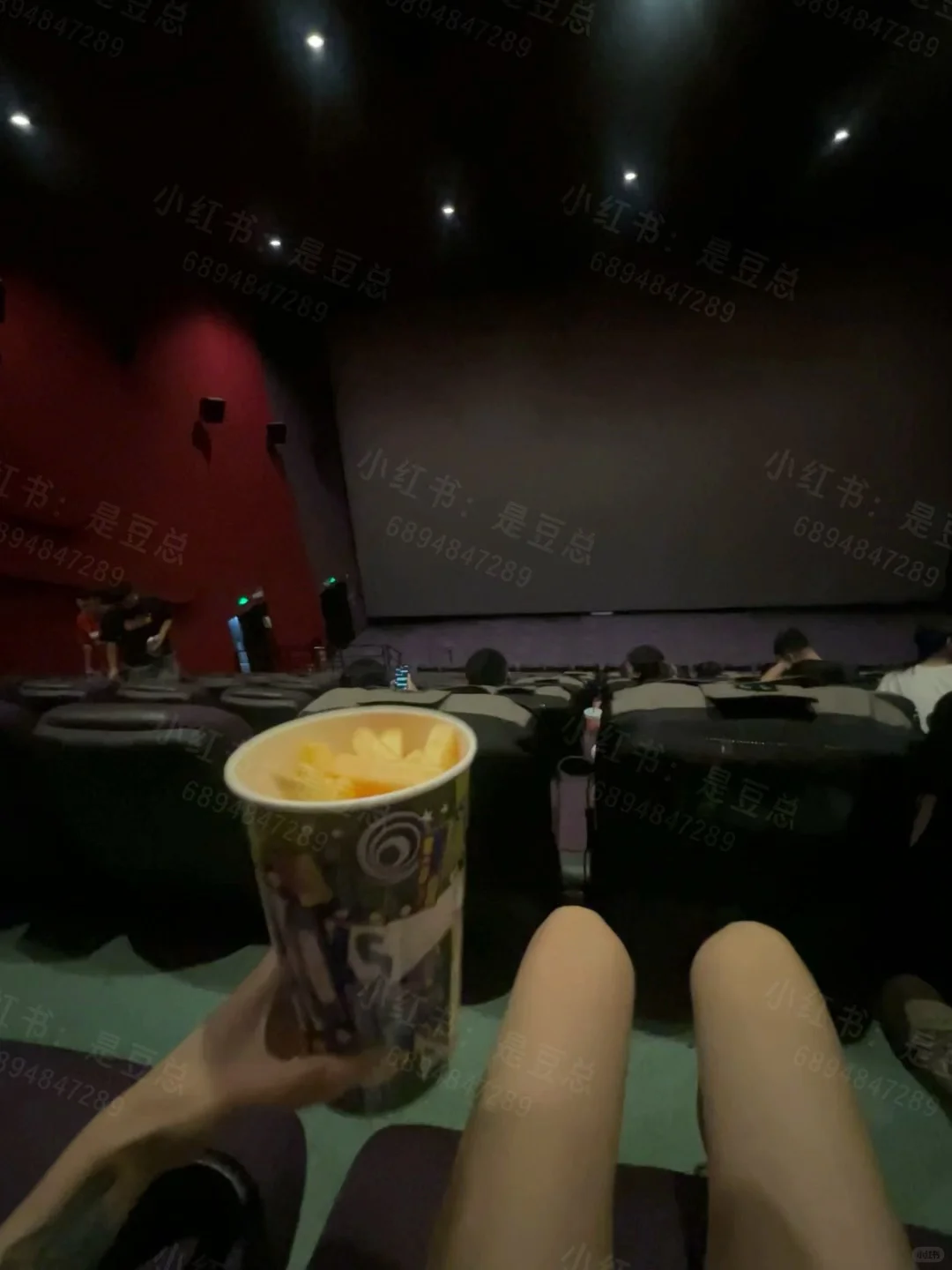 一个人看电影🎞️