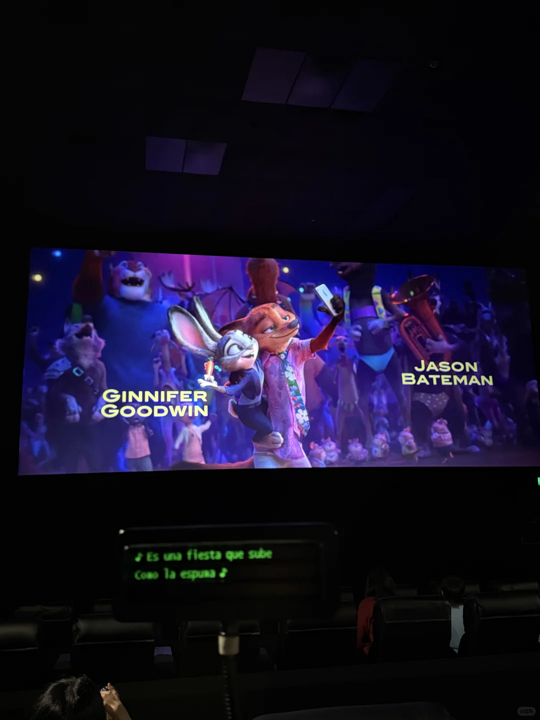 其实电影院是提供字幕器的！