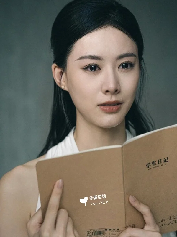 她凭什么拍一部爆一部⁉️