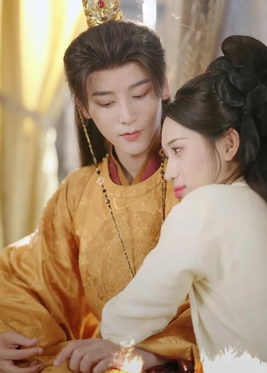 很甜亲亲多，女主天天想跟男主亲亲摸摸贴贴