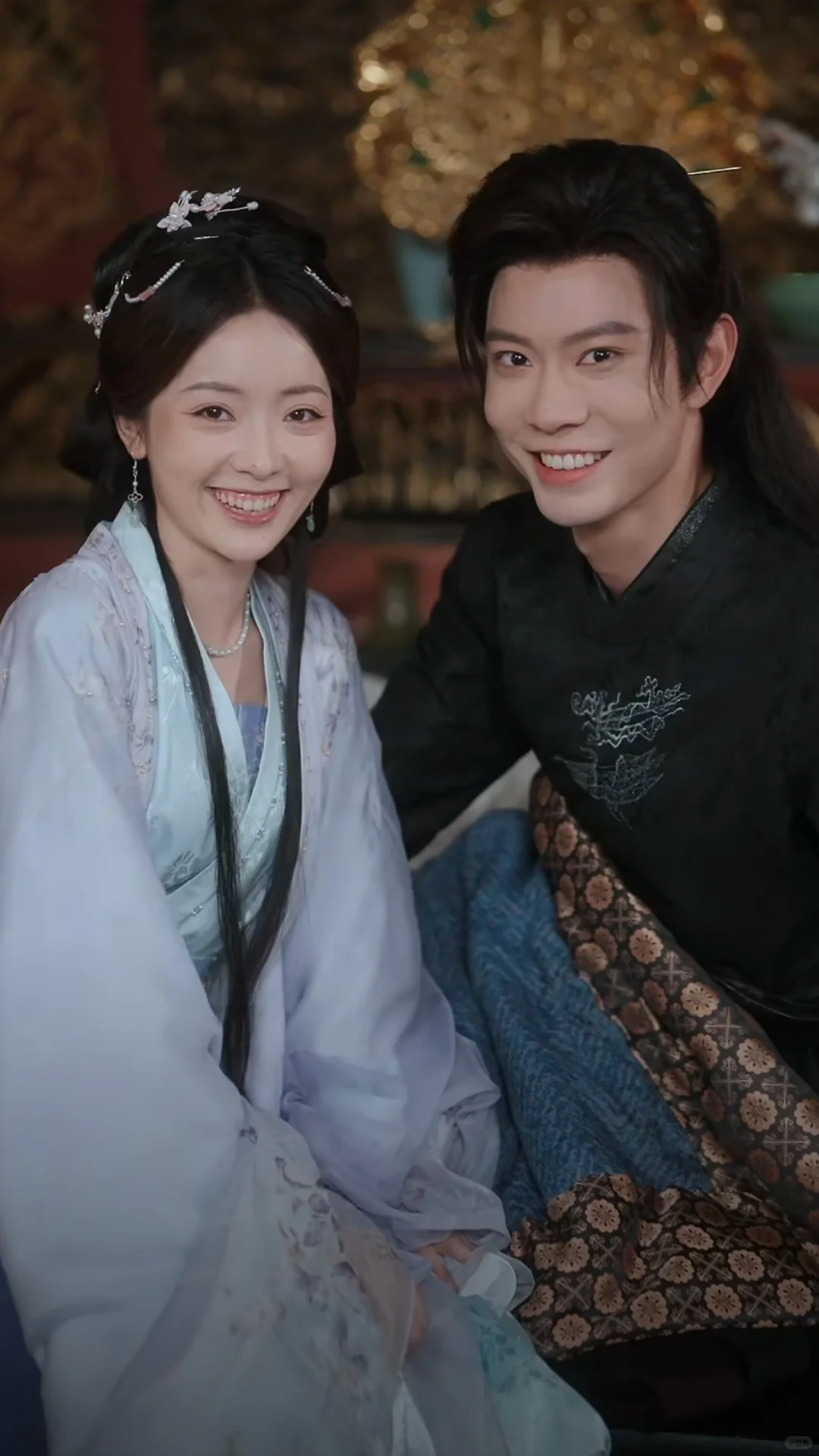 🍅🍆免费短剧 | 穿书后又带娃又斗公主