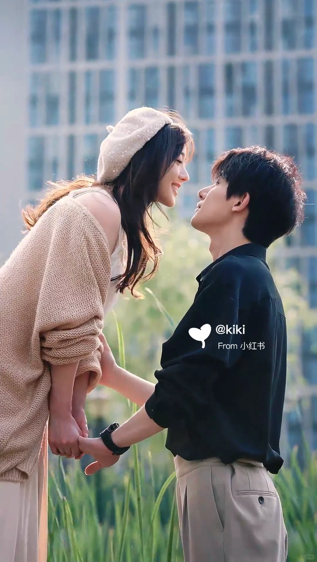 迟来的深情比草贱，他不配得到她的原谅！