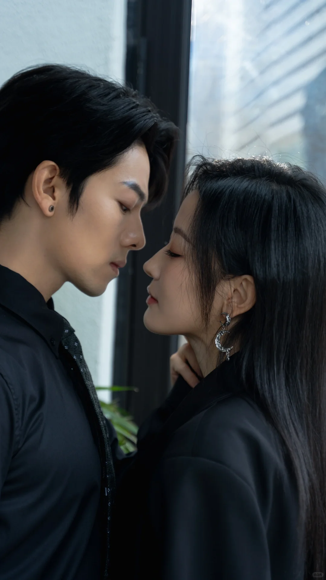 叮咚！你有一组落日雨辉高清剧照待查收！