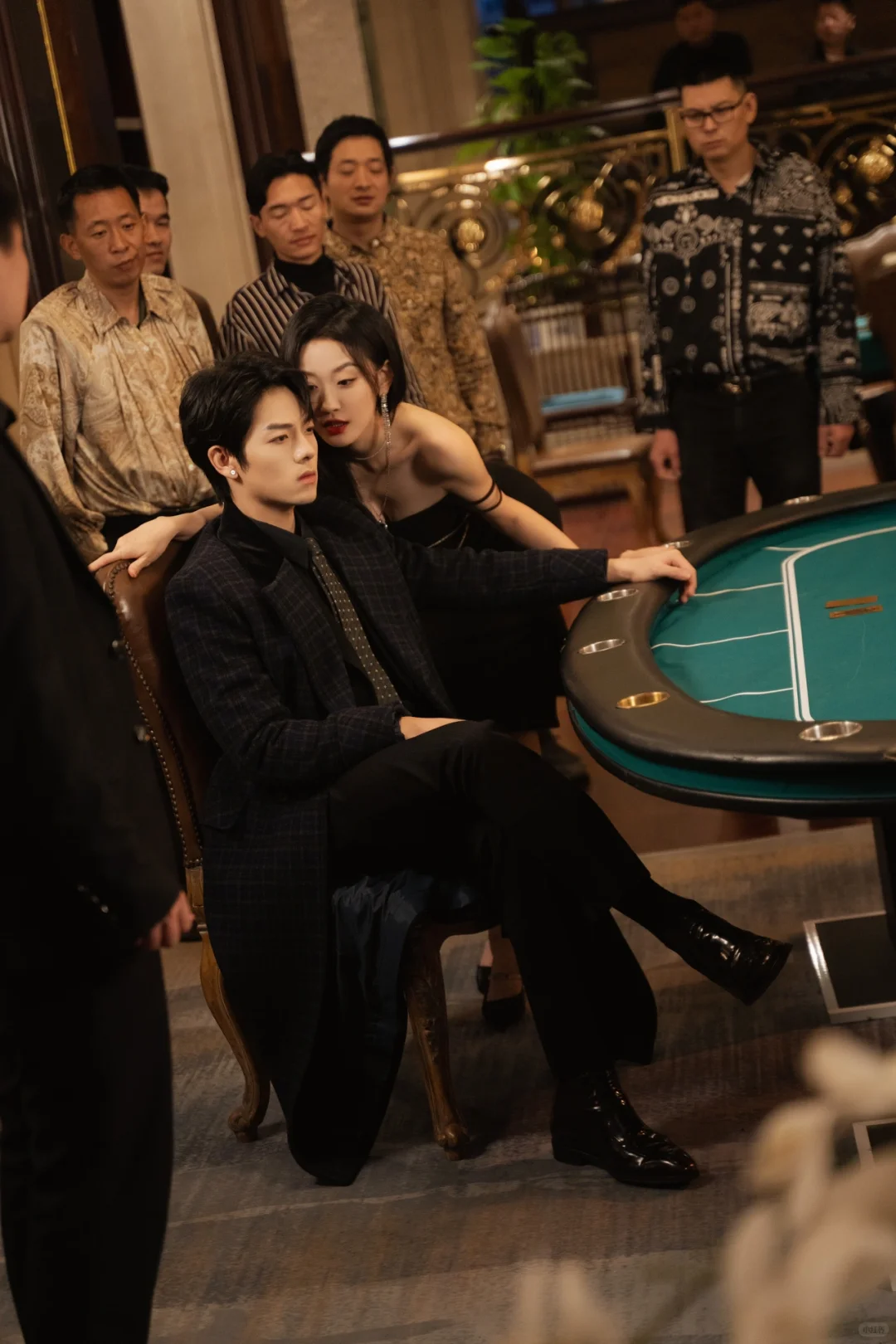 叮咚！你有一组落日雨辉高清剧照待查收！