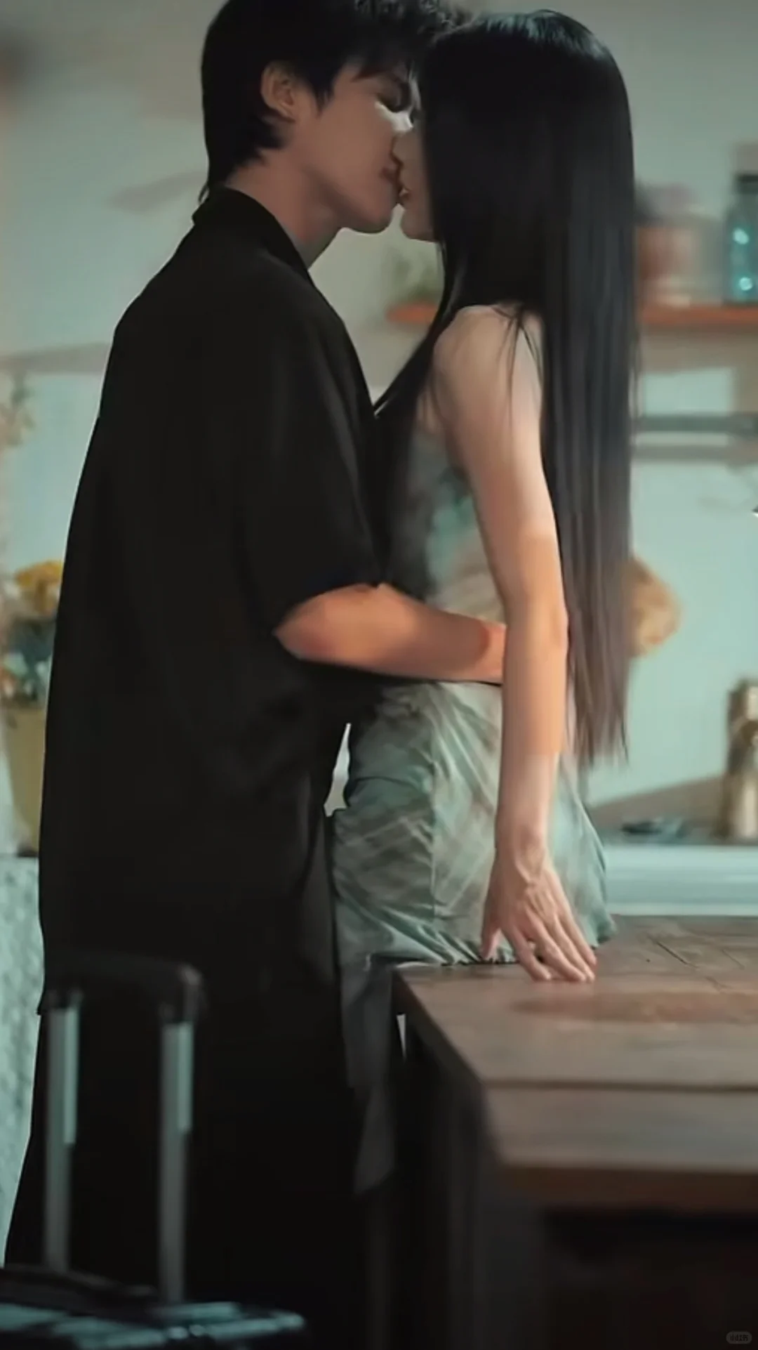 ‼️《野草疯长》年下深情弟弟✖️外冷内热姐姐💗