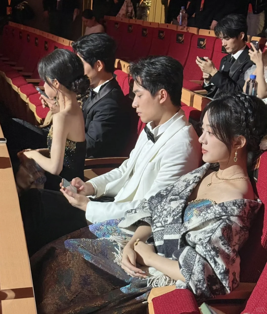 今晚是短国cp大赏