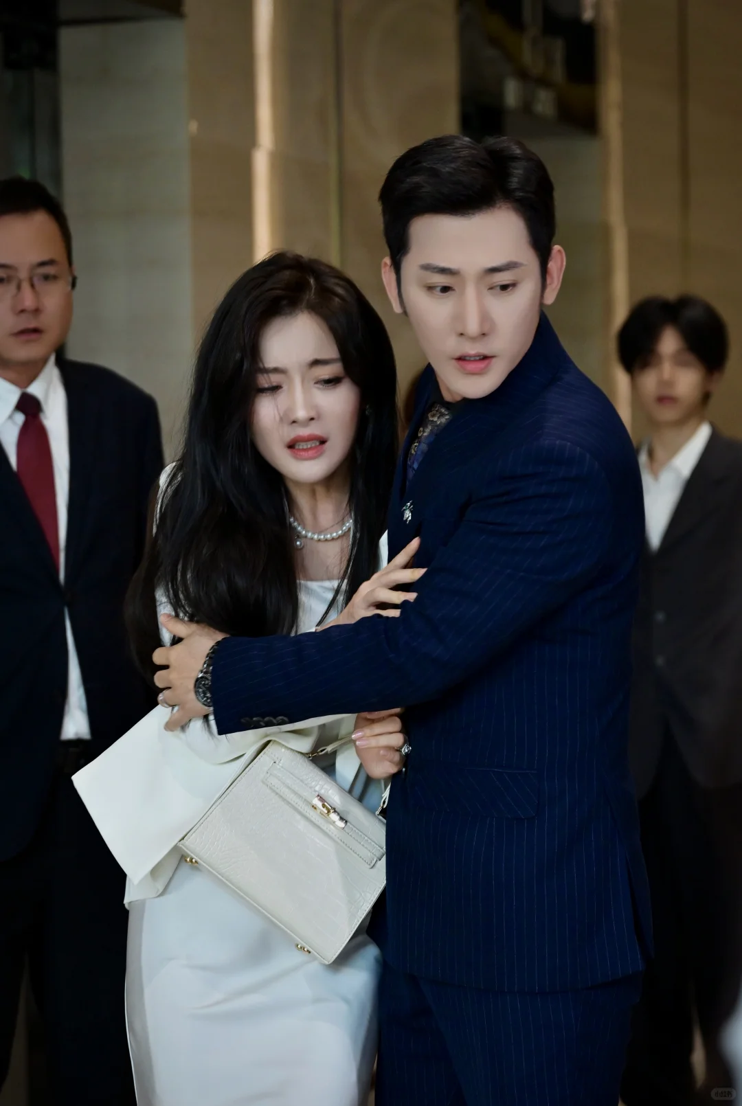 新剧推荐｜《危险边缘》