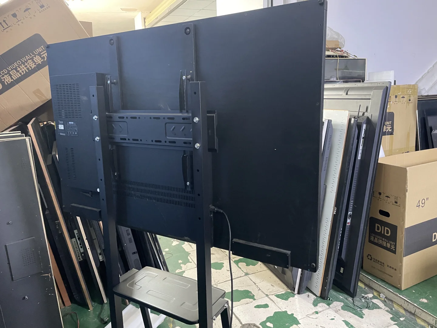 58寸触摸一体机 安卓➕电脑双系统1900含推车