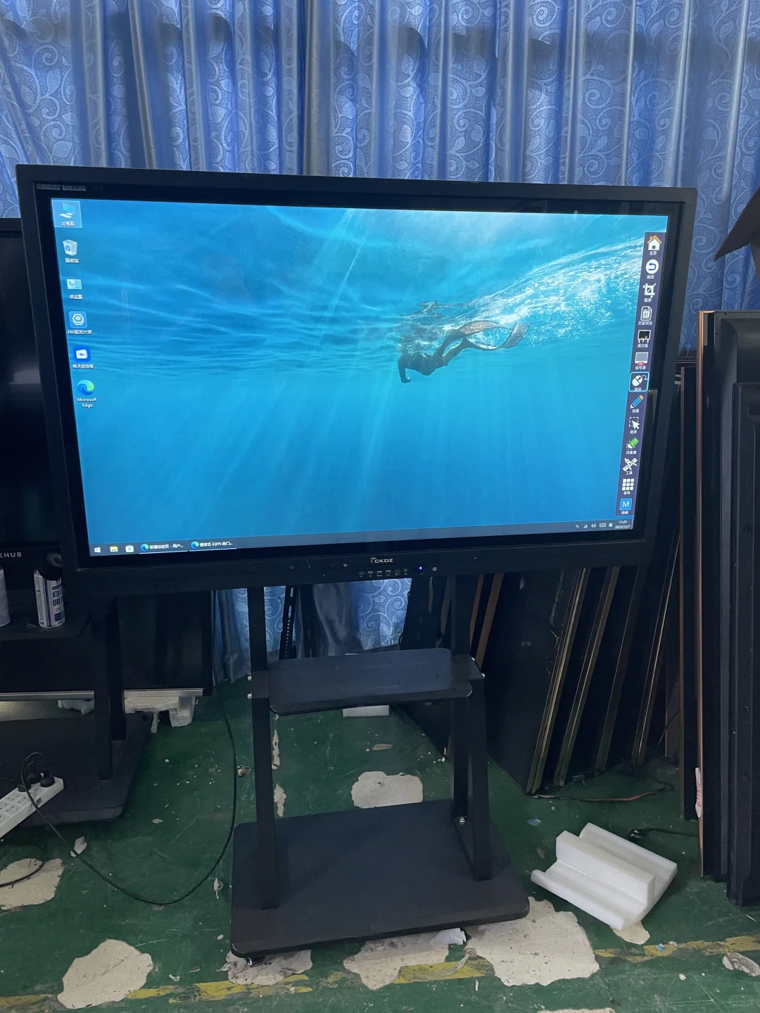 二手58寸触摸一体机安卓➕电脑双系统1900