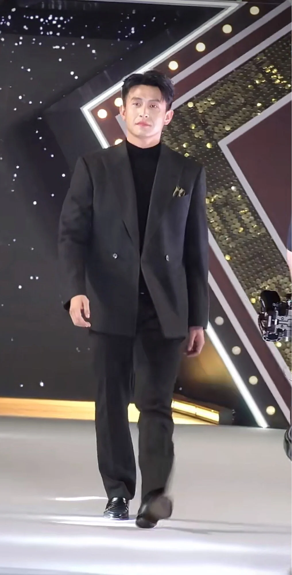 剧查查之夜这些奖项跟分猪肉似的。