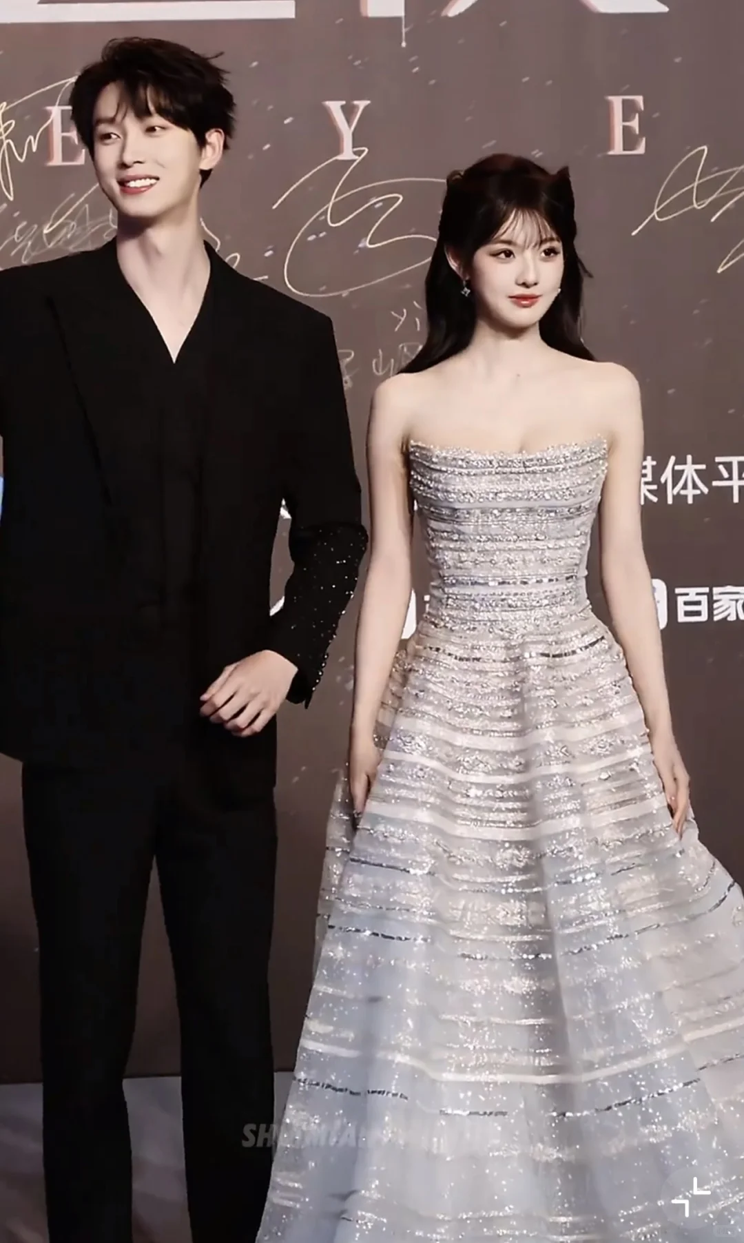 剧查查之夜这些奖项跟分猪肉似的。