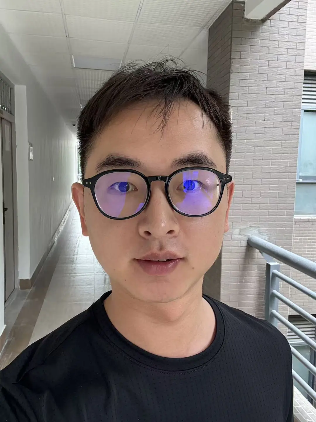 都说xhs推荐功能nb，我看看能炸出熟人来不