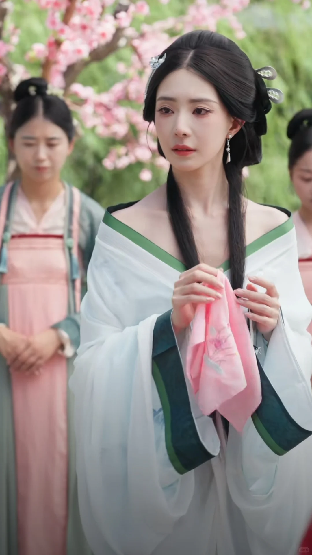 🍅🍆免费短剧 | 穿书，帝王拥有读心术