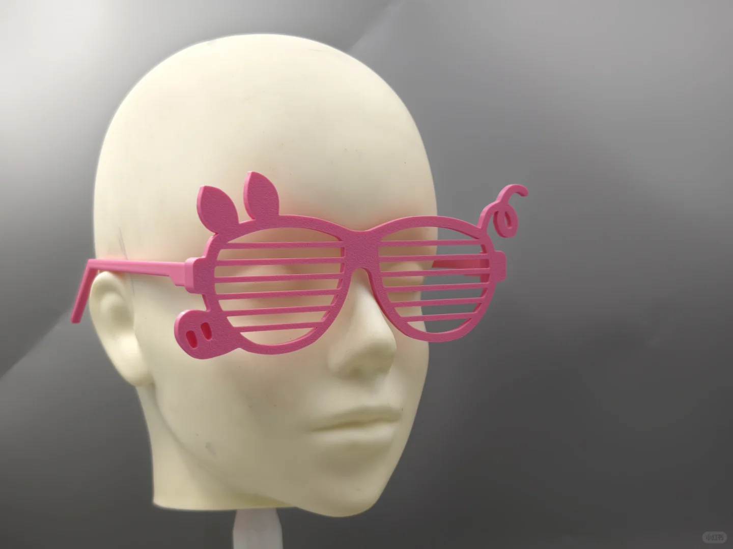 终于!我也可以戴尼克狐同款眼镜看电影!