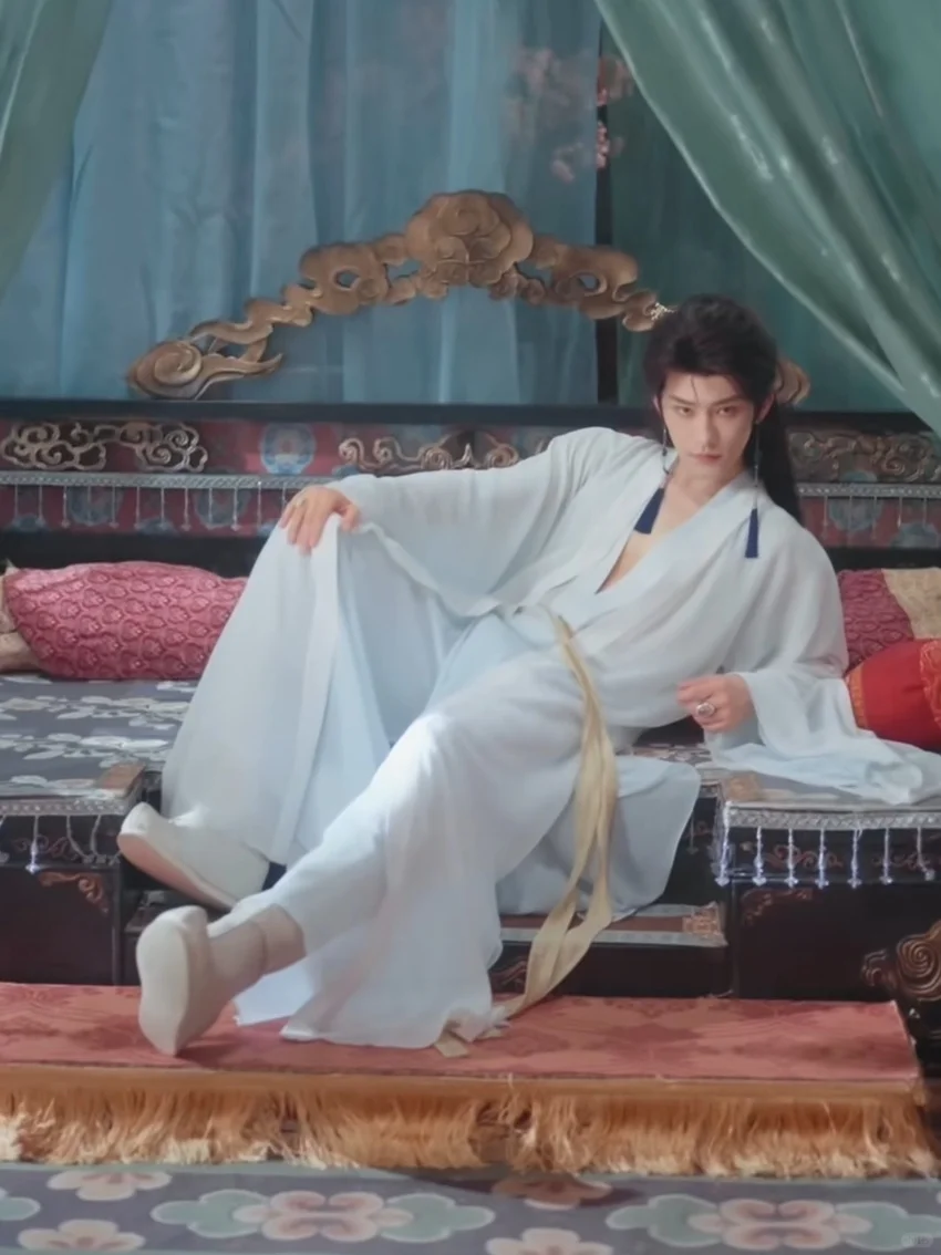 救命，这个男主也太好看了吧😍