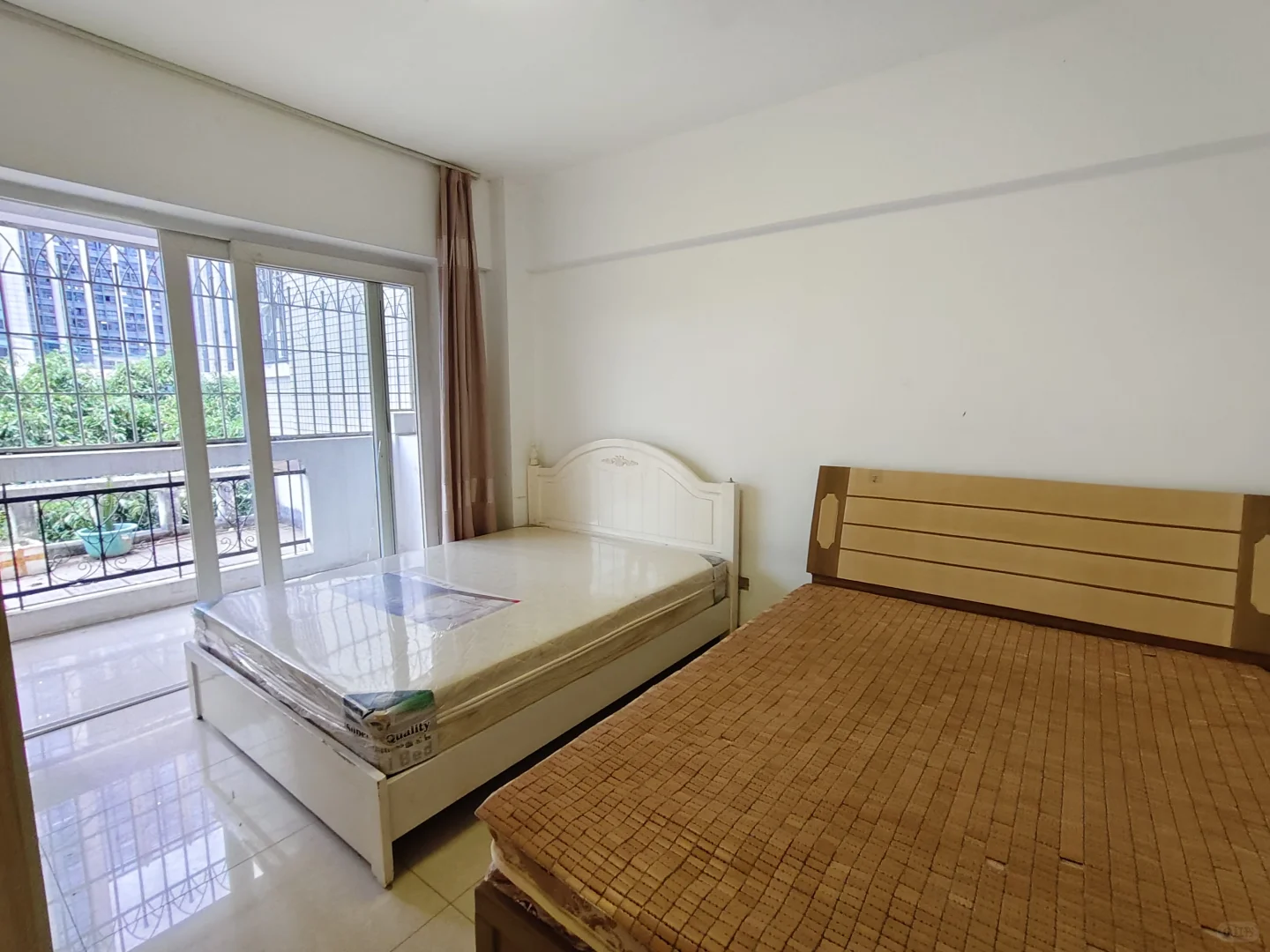 软件园二期旁岭兜3房2厅带露台3199元/月