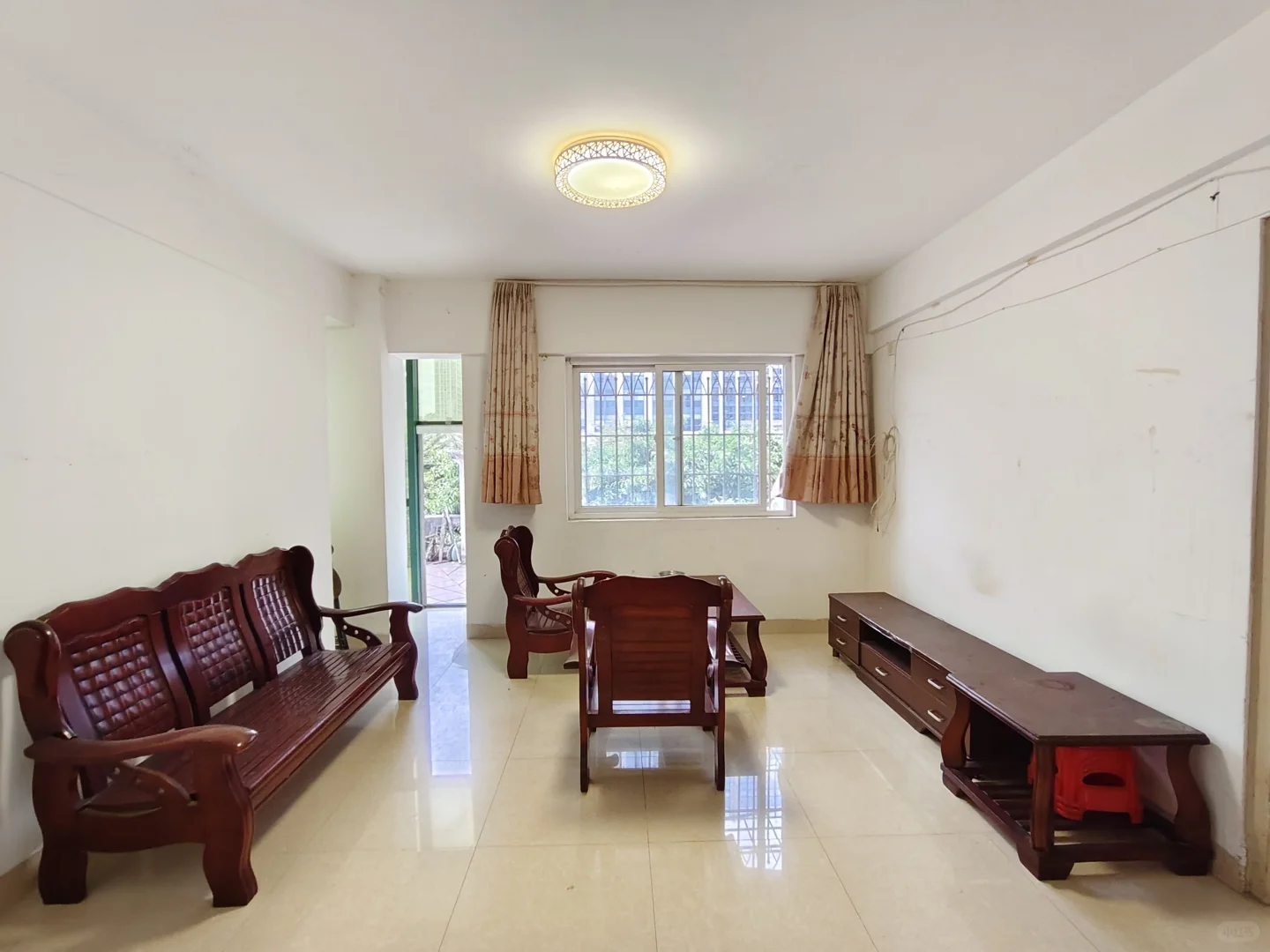 软件园二期旁岭兜3房2厅带露台3199元/月