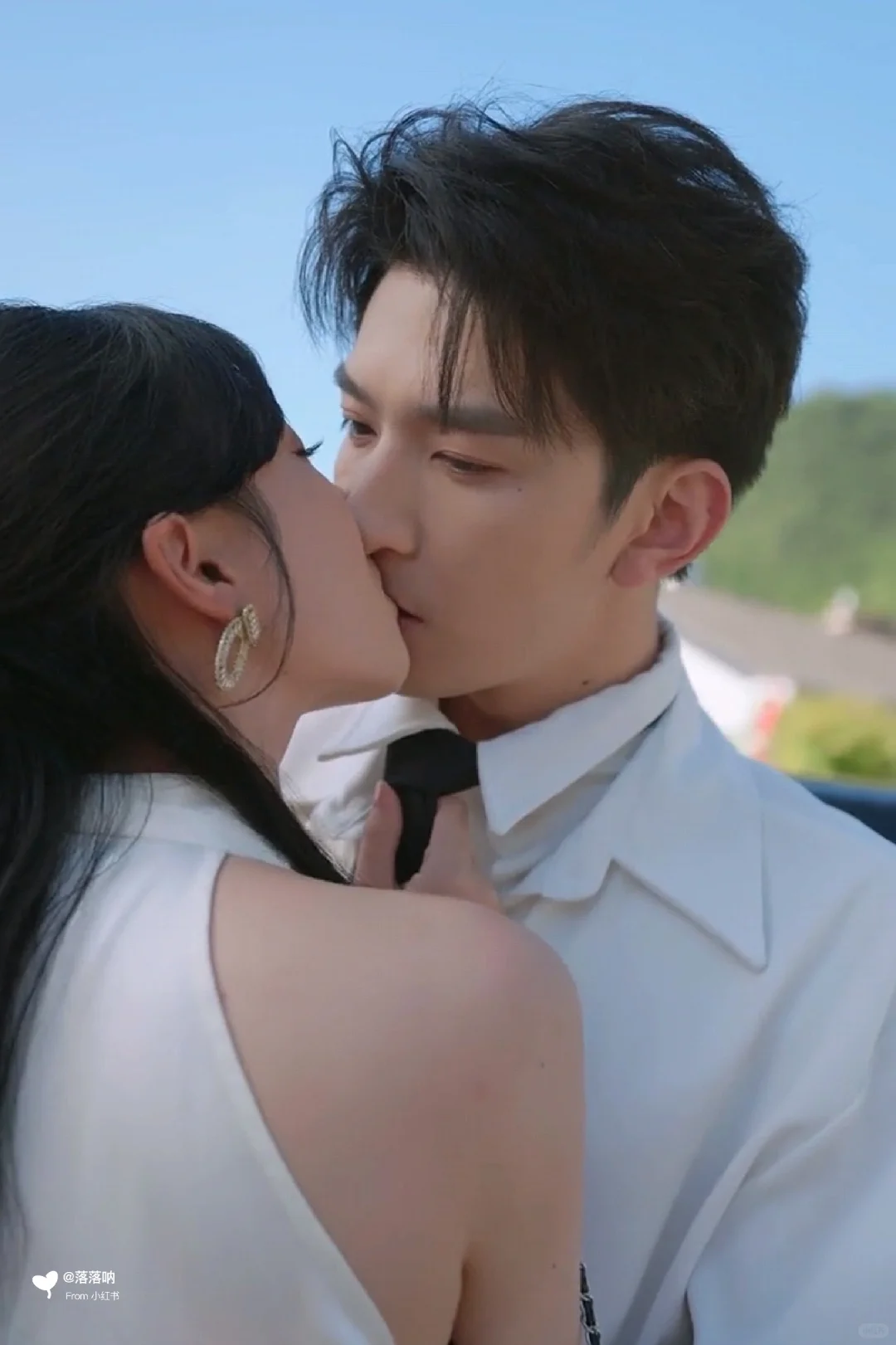 亲亲就能续命❓️超飒大女主🆚恋爱脑娇夫