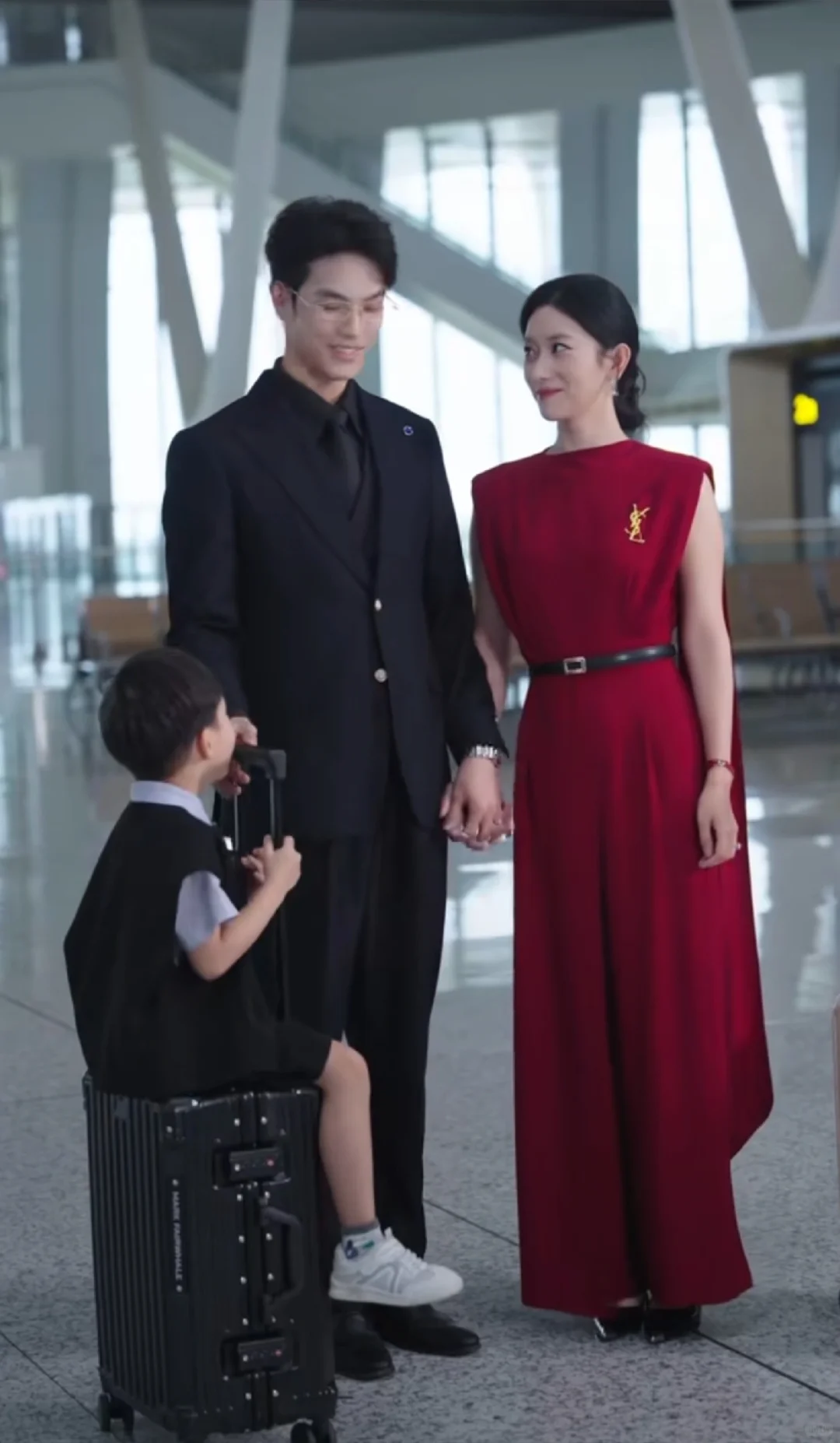 《她从不谋爱》 短剧推荐!