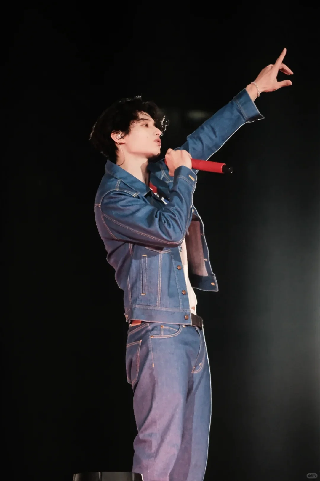 🎶 音乐节天花板:为你下一场歌词雨