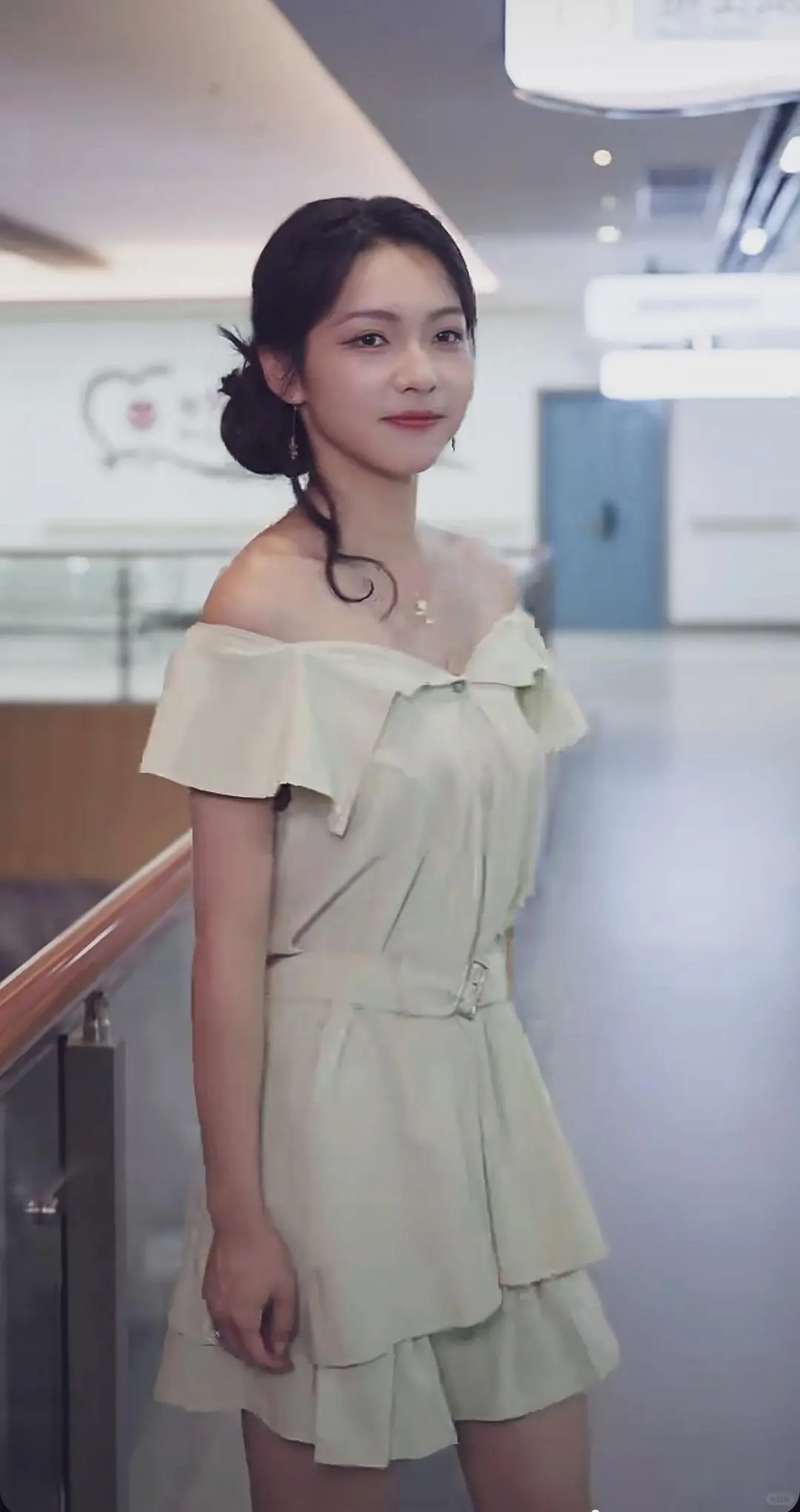 本期测评：她只有三分乖-夜雨聆风