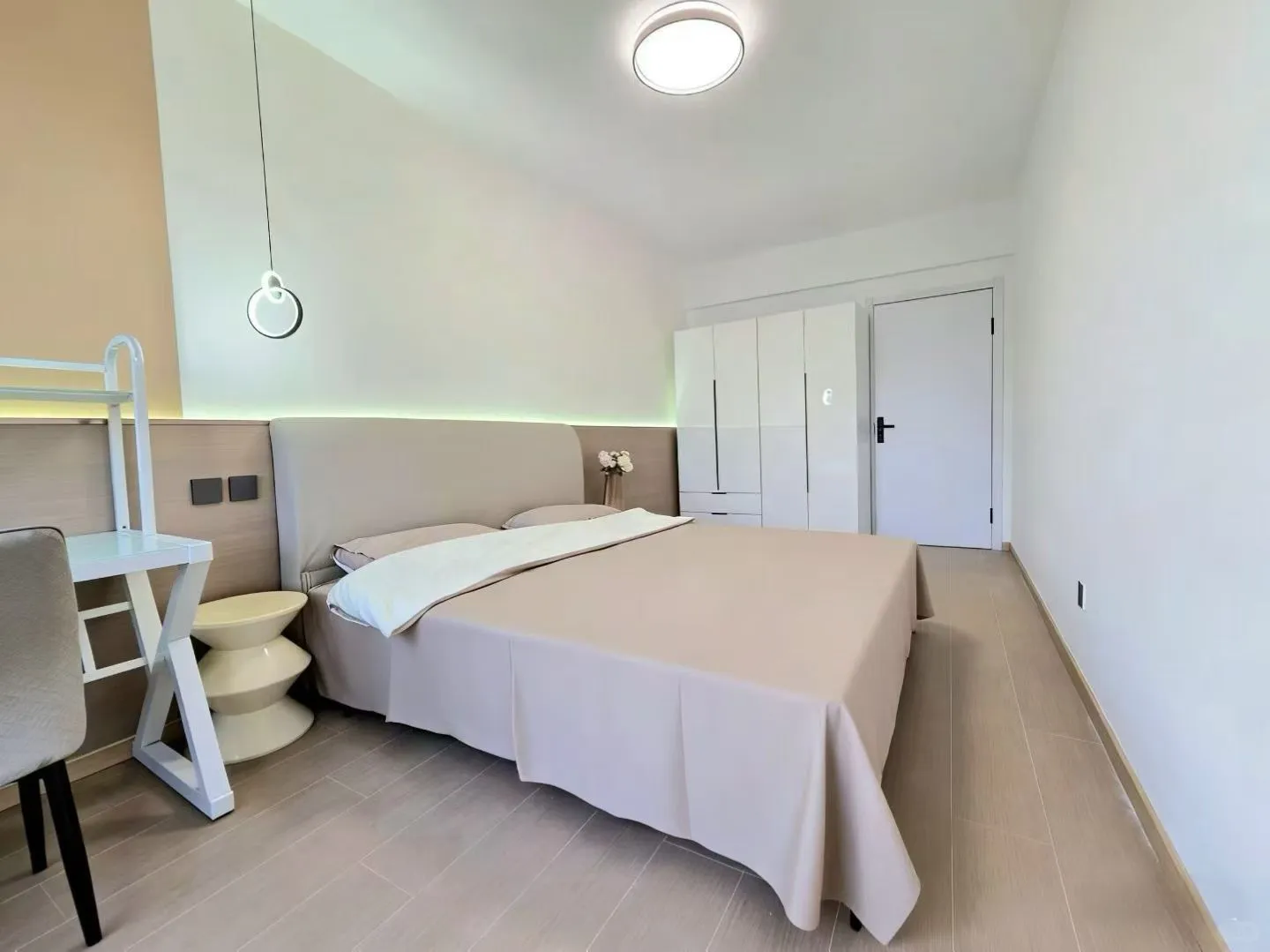 近理工软件园数码广场两室整租2100