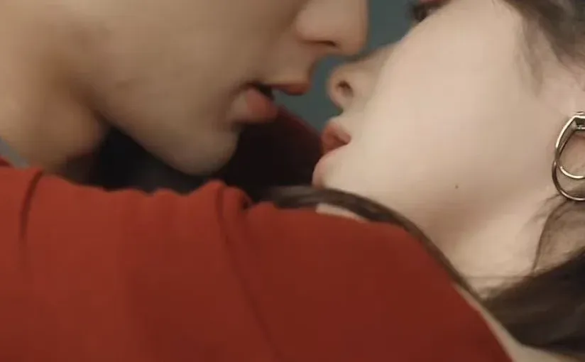 娱乐圈短剧:直球女主x高岭之花男主