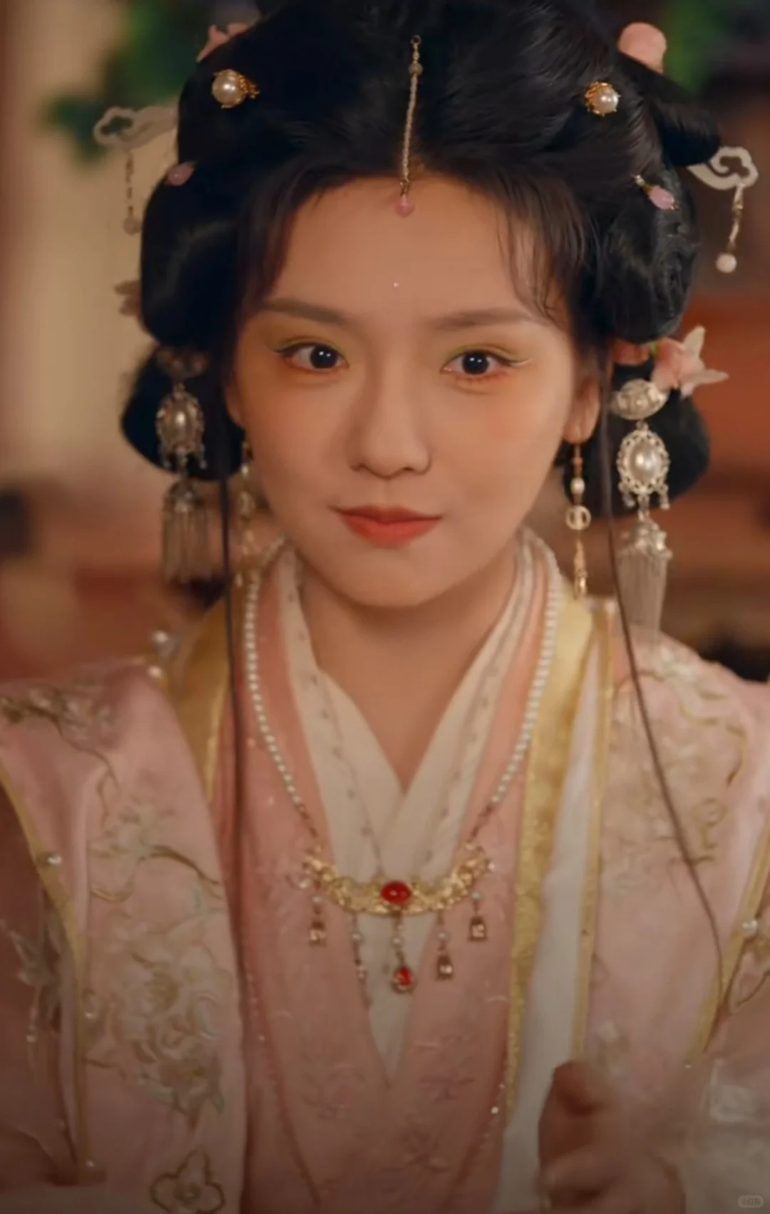 这部妆造满分，女主太甜了