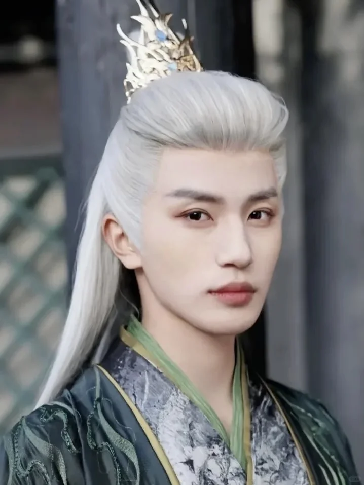 短剧里的白发男主,一眼心动,你pick哪一个