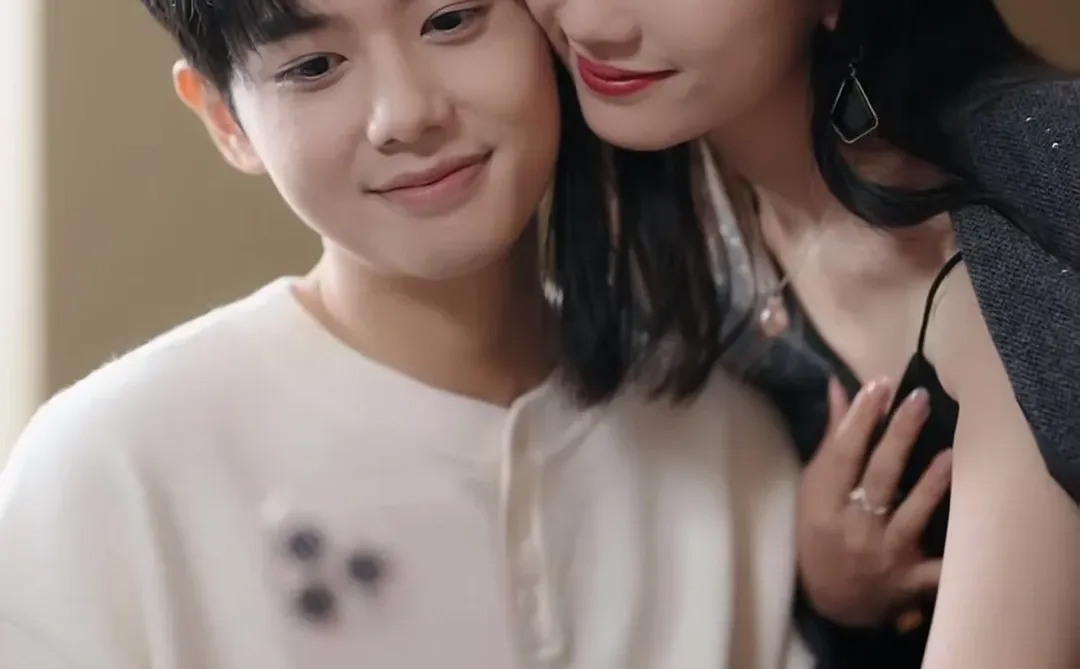 强烈推荐：《弟弟太会撩》超甜超好看