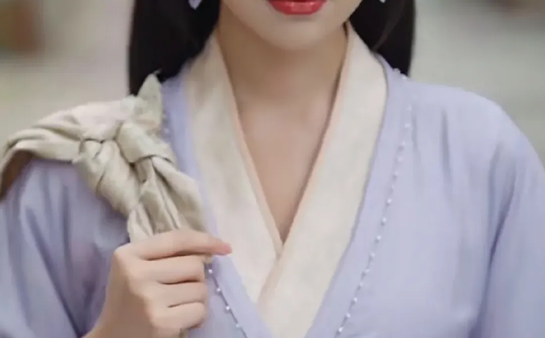 🍅🍆免费短剧 | 娇诱，一人分饰两角