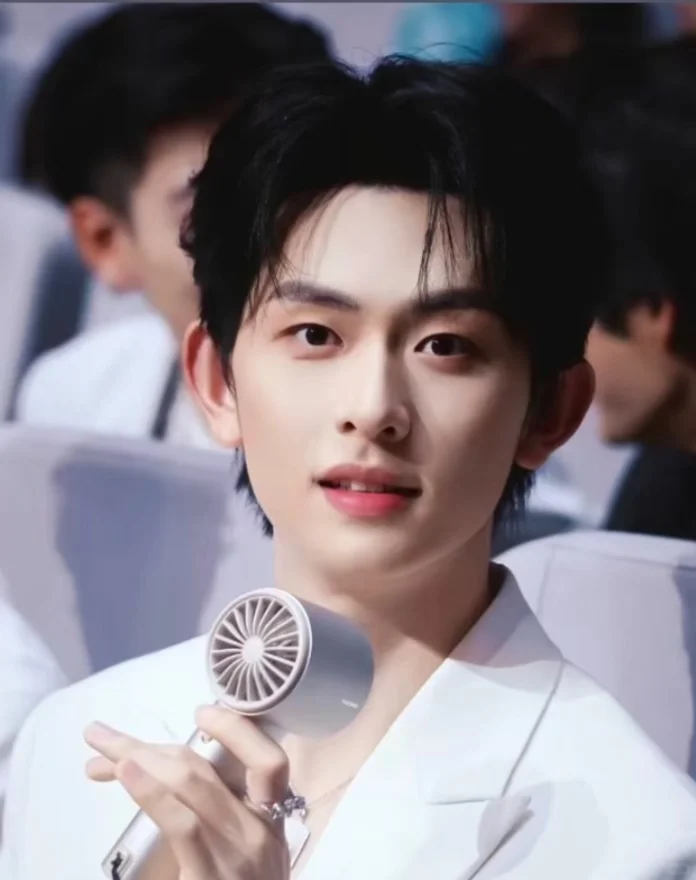 一期一个短剧男演员:陈添祥