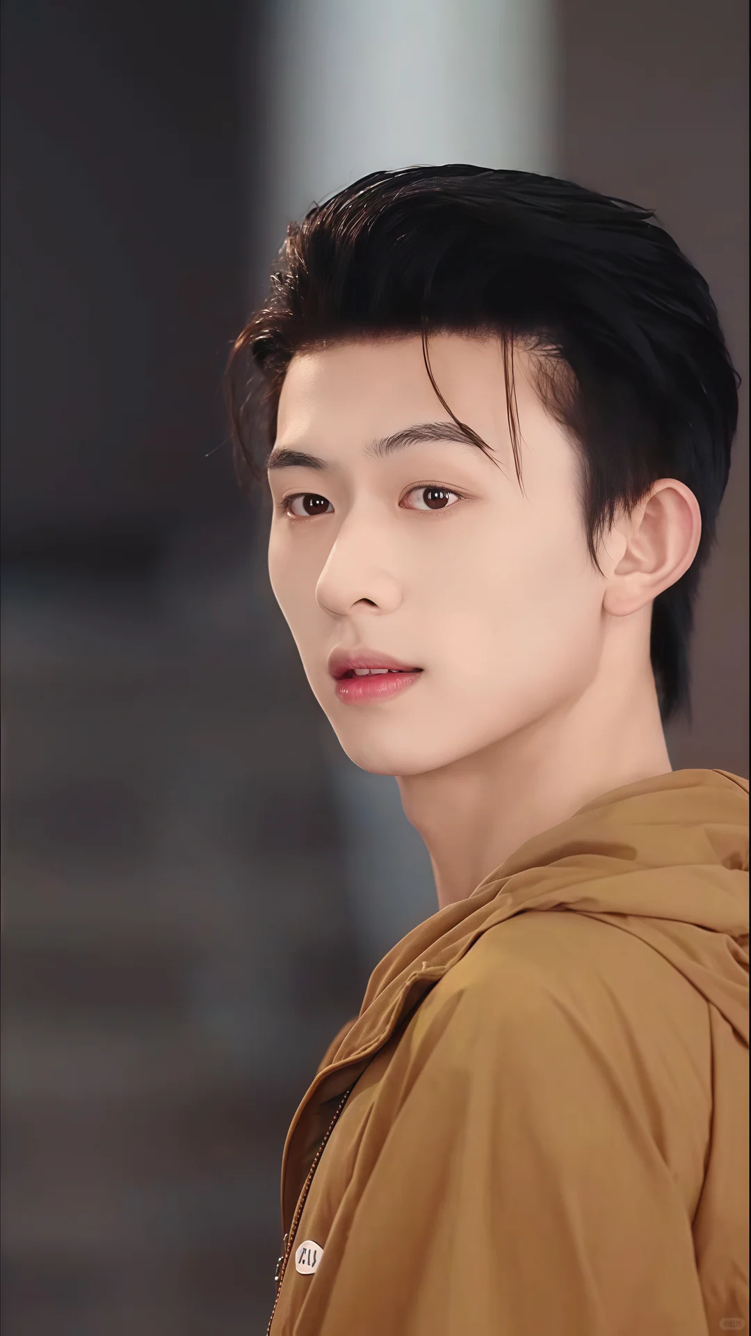 初见裴淮聿「澹滟血初炽，裴回魄未平」