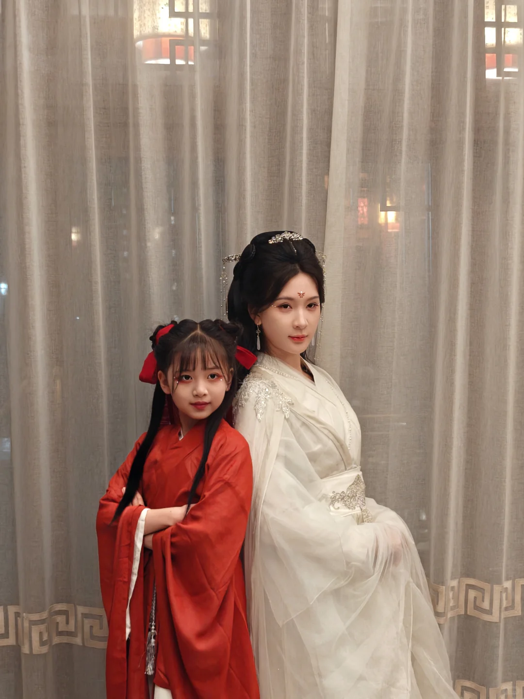 <天道1•阴阳相生>杀青大吉”></p>
<p style=