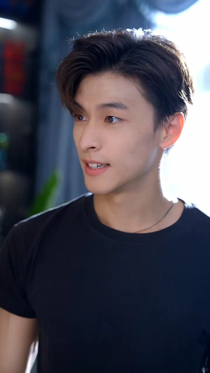 国产短剧《夜色藏娇》