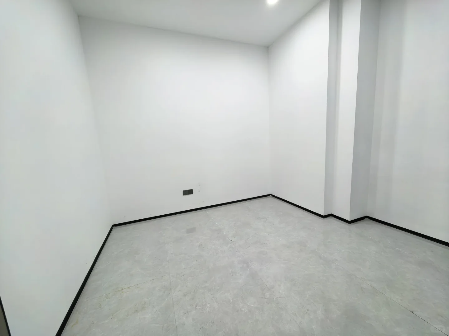 软件二期113平 2+1 格局 特价3500含物业