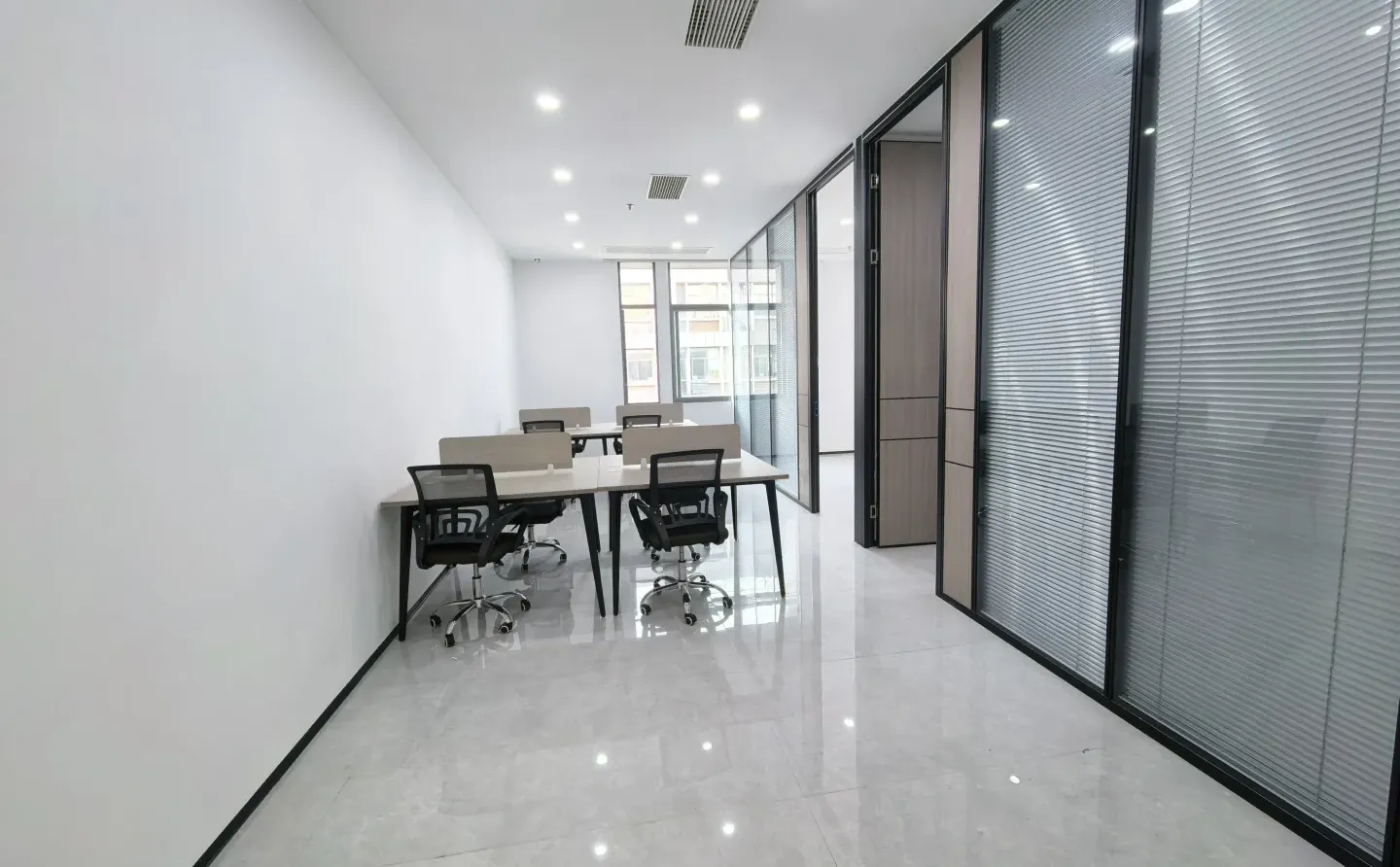 软件二期113平 2+1 格局 特价3500含物业