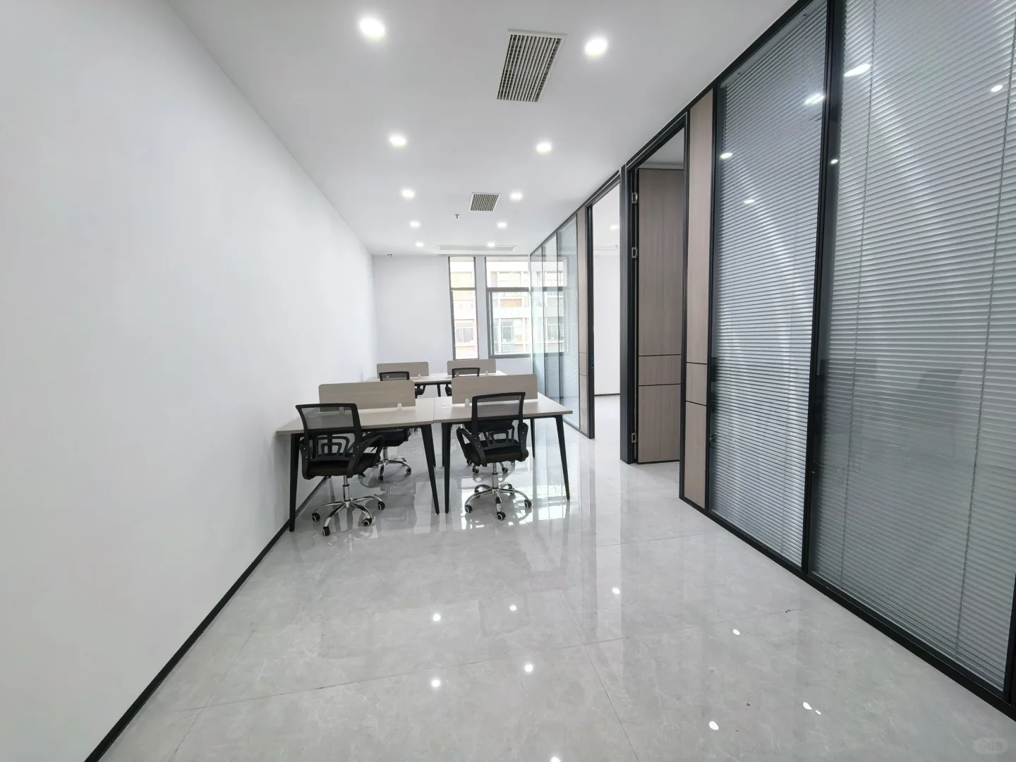 软件二期113平 2+1 格局 特价3500含物业