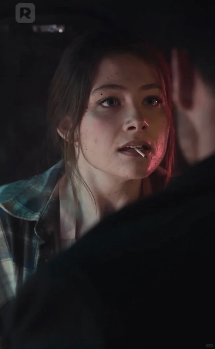 和烟一起点燃的，还有欲望