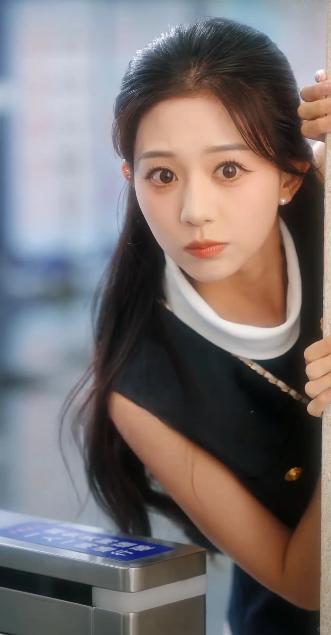 穿进短剧后,夫人她整顿直播界•尬颠轻喜