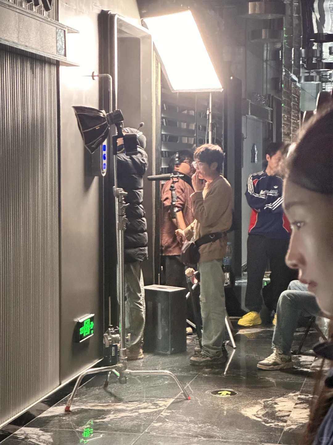 人们会不会抛弃传统电影电视剧？