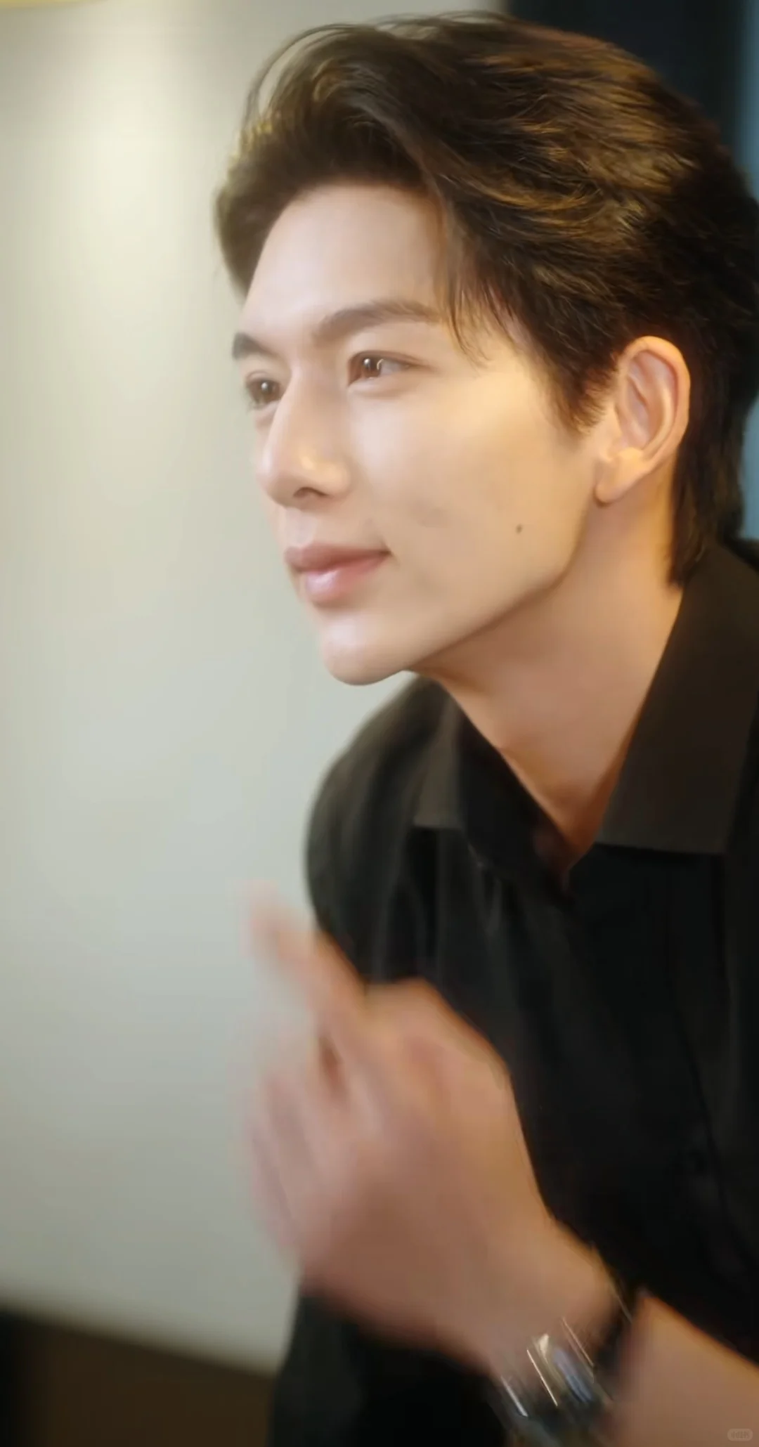 穿进短剧后,夫人她整顿直播界•尬颠轻喜