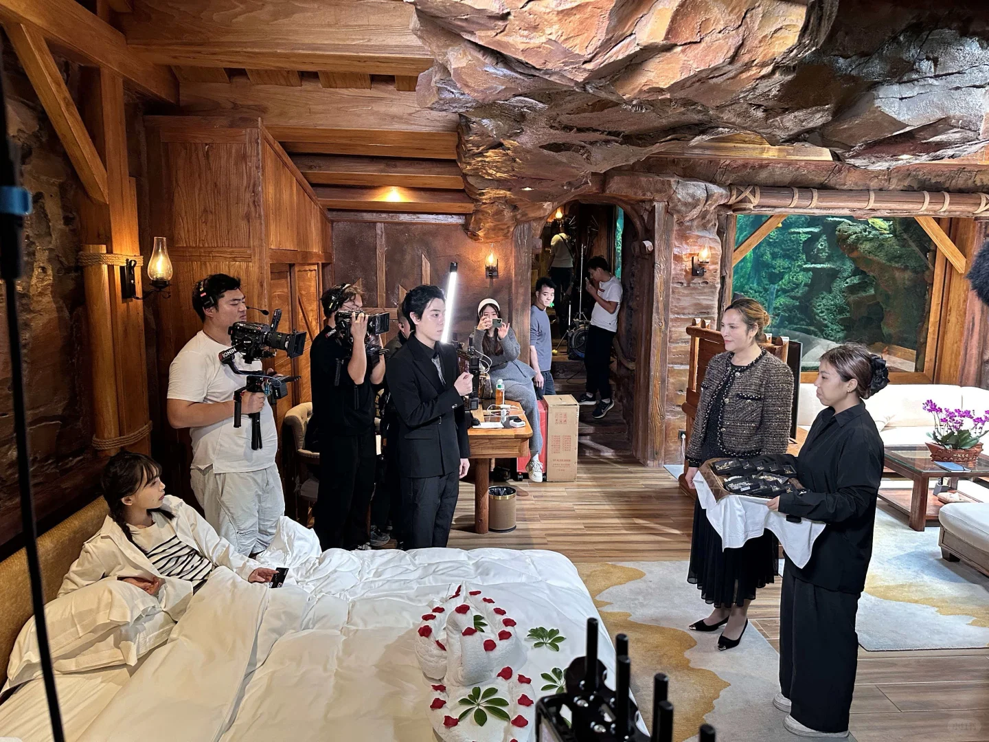 那艺娜新剧要杀青啦！12月21日等你来哦！