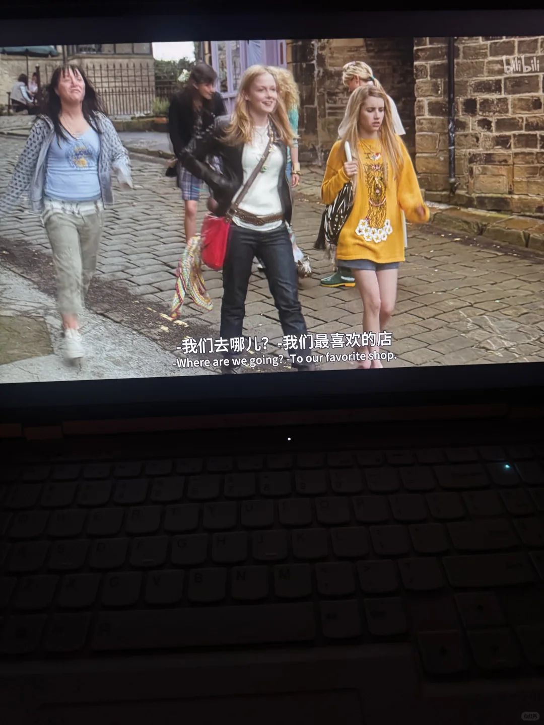 一晚上看了三部小妞电影