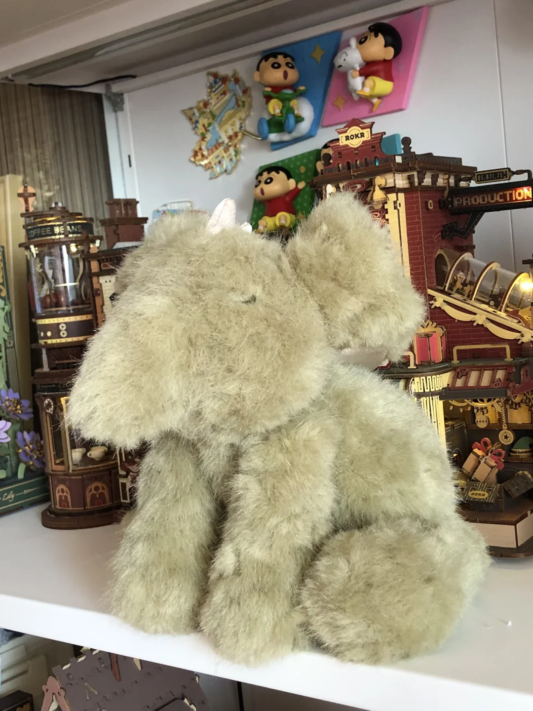 每晚睡前😴都会在玩具柜前🎠站一会儿！！！